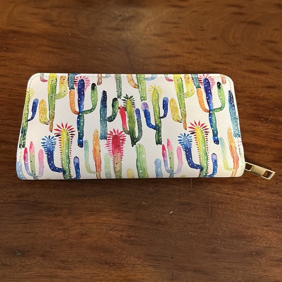 ✨🌵Brand New Cactus Wallet ✨🌵 - Picture 4 of 4